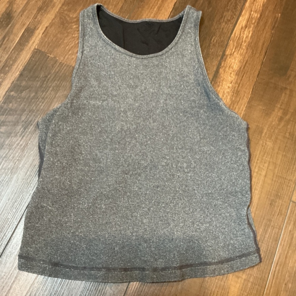 Vuori Ribbed Activewear Tank Top Gray High Neck Racerback Lined Small Athleisure
